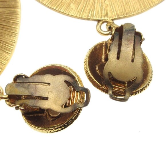 Chanel Hoop Dangle Earrings Clip-On Gold 27 181464 - Picture 3 of 5